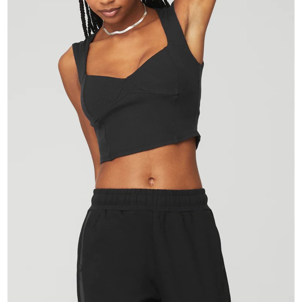 RIBBED SWEETHEART
SHORT SLEEVE - BLACK